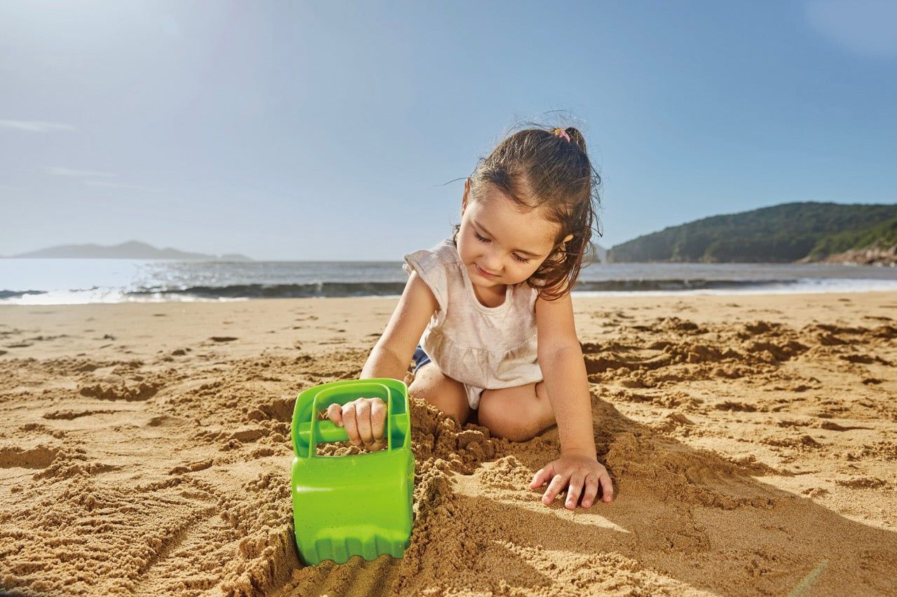 Sandspielzeug Handbagger grün